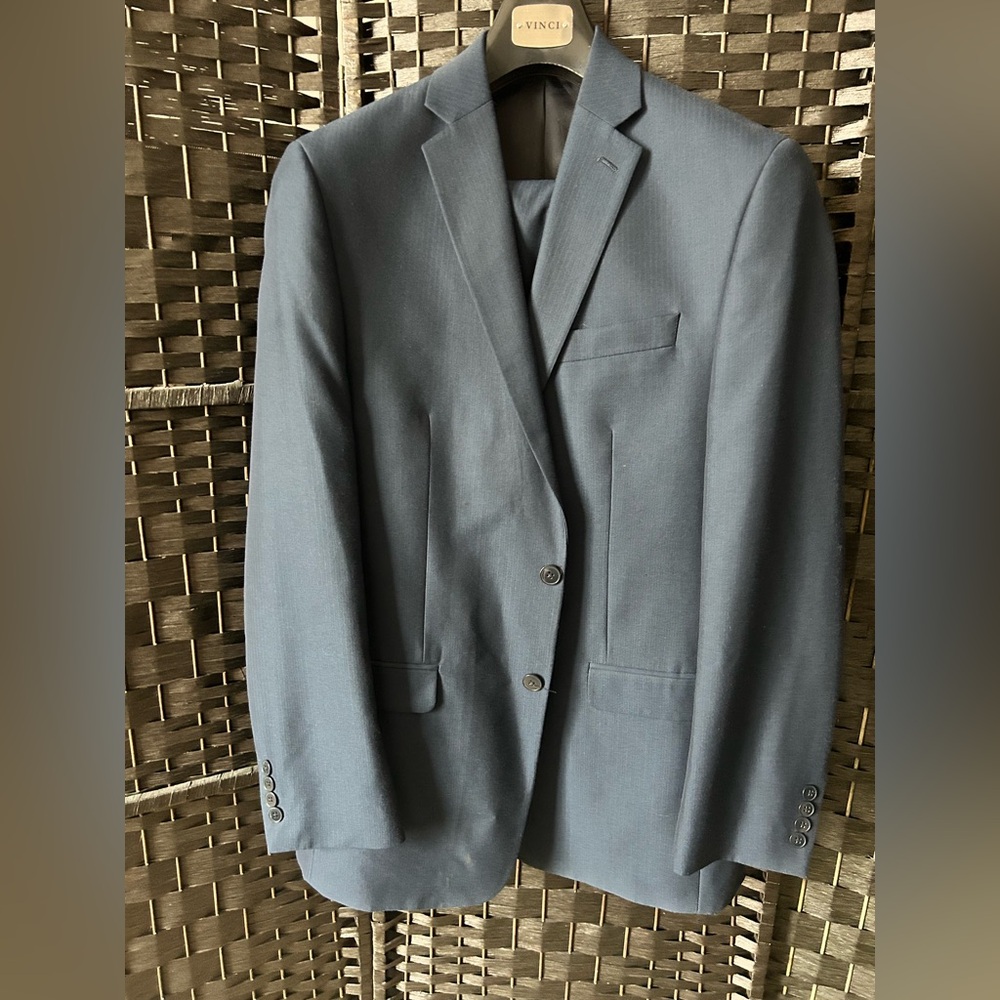 Calvin Klein Men’s 2 piece suit 40L navy blue